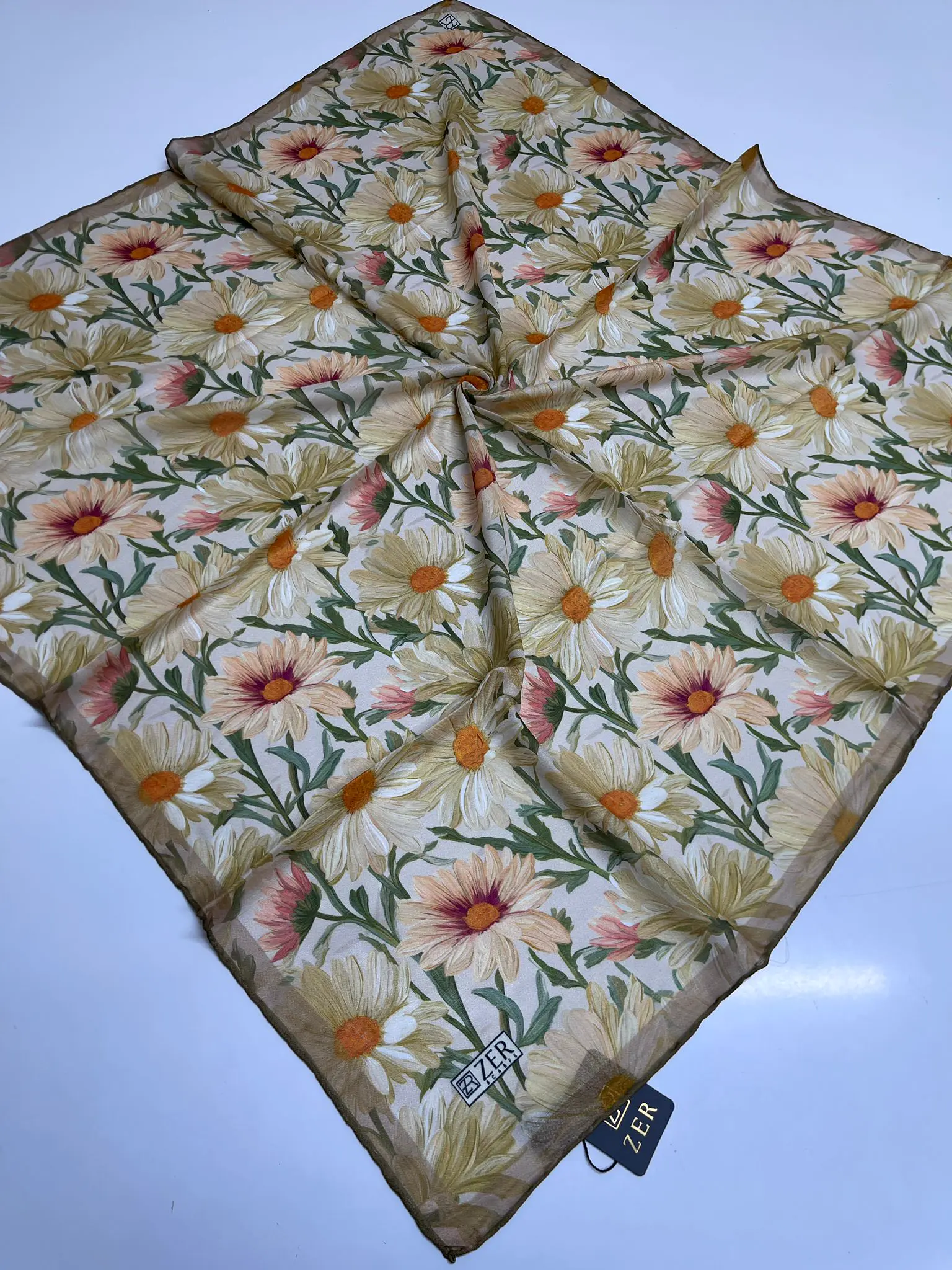 FLOWER GARDEN DESEN EŞARP PAPATYA