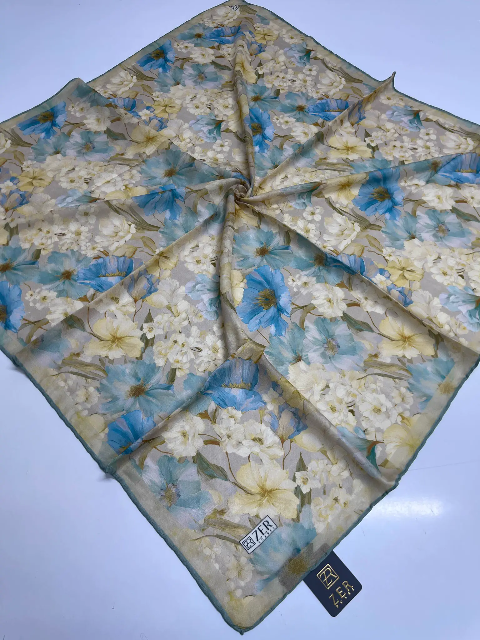 FLOWER GARDEN DESEN EŞARP PASTEL MAVİ
