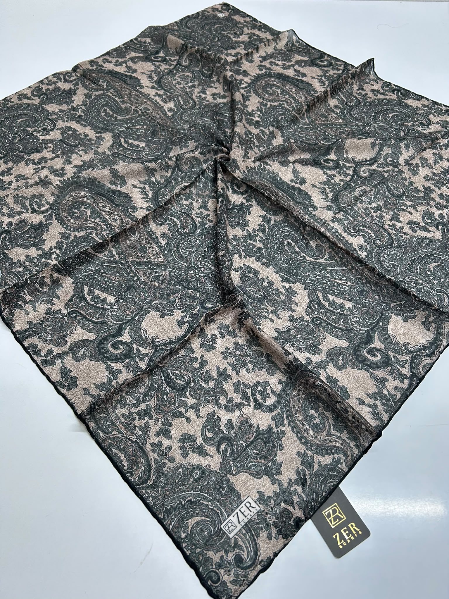 PAISERA DESEN EŞARP FÜME